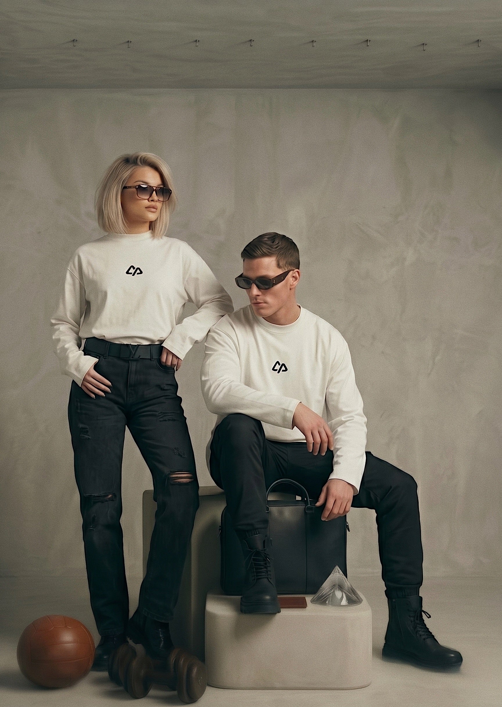 OVERSIZE LONG SLEEVE WHITE T